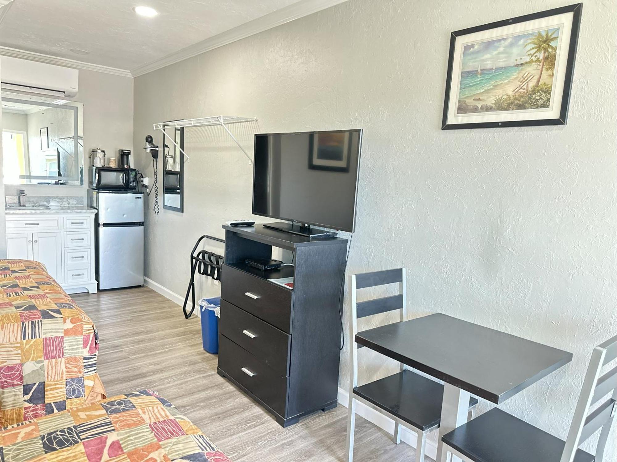 Sunshine Inn & Suites Venice, Florida Venice Gardens Экстерьер фото