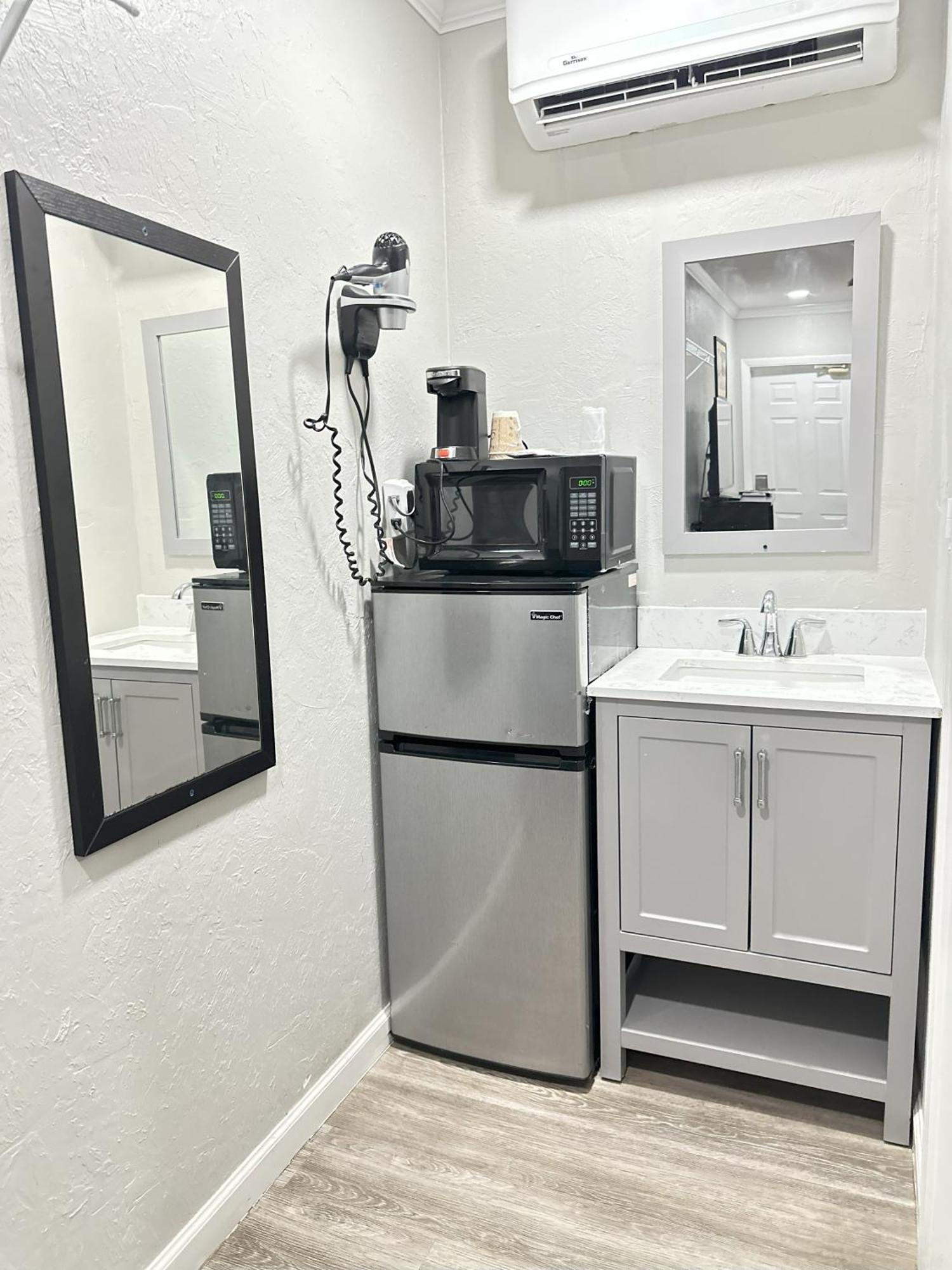 Sunshine Inn & Suites Venice, Florida Venice Gardens Экстерьер фото