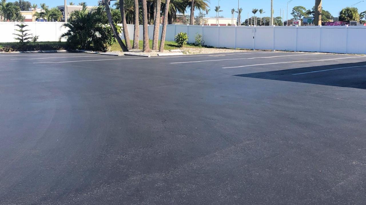 Sunshine Inn & Suites Venice, Florida Venice Gardens Экстерьер фото